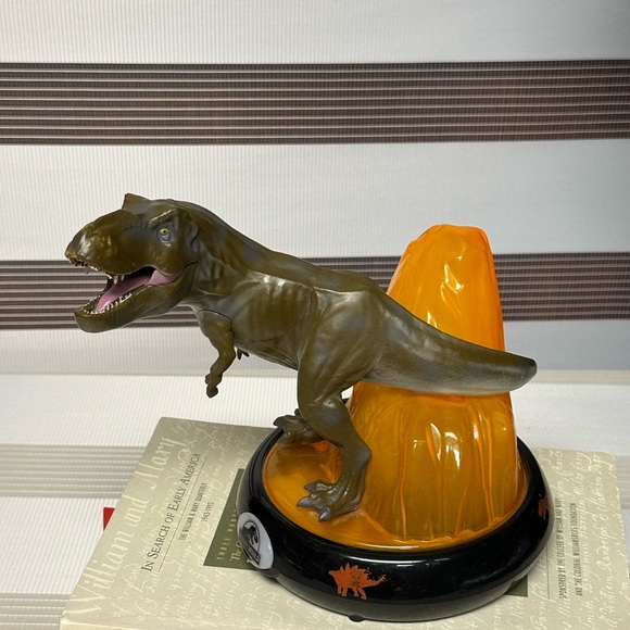 Jurassic Park Dinosaur T-Rex Volcano table top Night Light - Picture 12 of 15